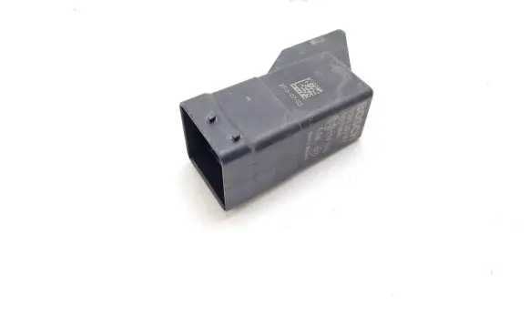 Opel Vivaro Glow plug pre-heat relay 0281003050 8200798585