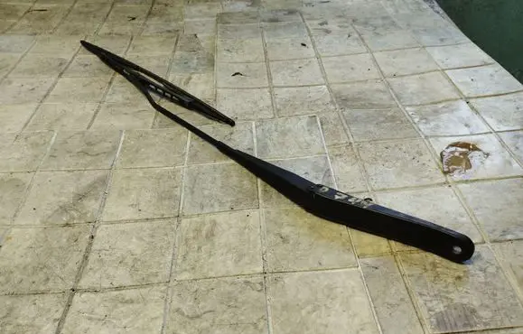 Fiat Stilo Windshield/front glass wiper blade 46814354
