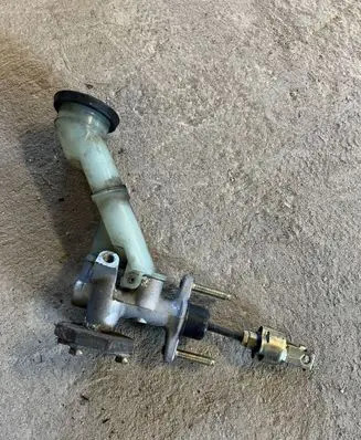 Toyota Avensis T220 Clutch master cylinder 