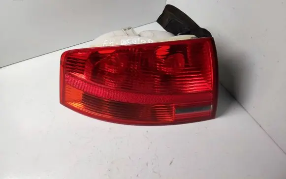 Audi A4 S4 B7 8E 8H Rear/tail lights L965069 8E5945095