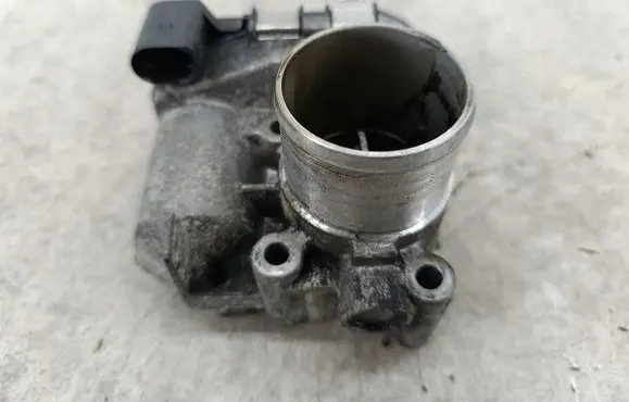 Renault Espace - Grand espace IV Throttle body valve 8200330810D