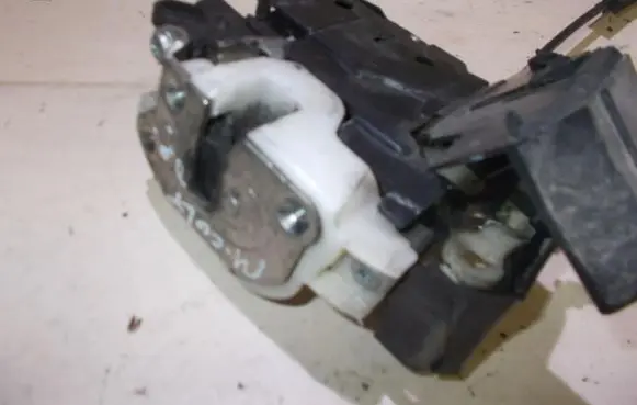 Mitsubishi Colt Front door lock