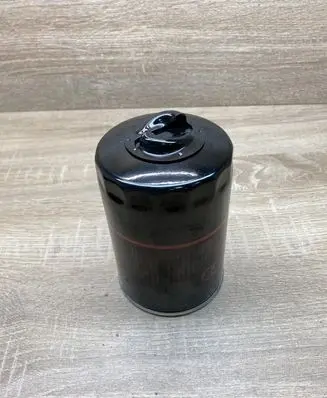 Volkswagen PASSAT B5.5 Oil filter cover 068115561F