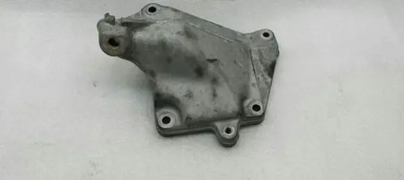 Mercedes-Benz R W251 Engine mounting bracket A2722234204