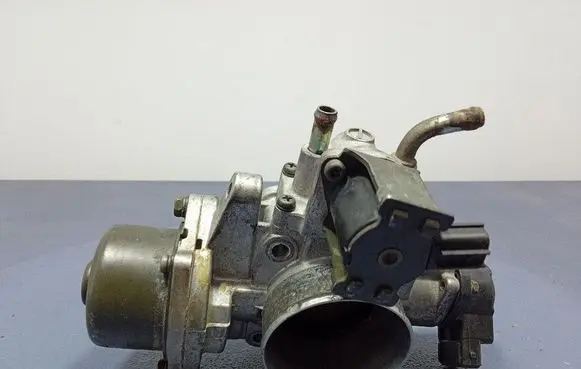 KIA Opirus Throttle body valve E0T70473