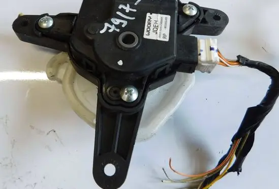 KIA Carens III A/C air flow flap actuator/motor D266-PNBAA01