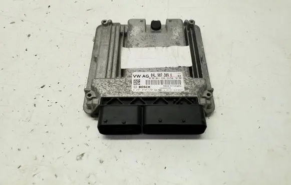 Volkswagen Jetta VI Engine control unit/module 04L907309K 0281030170
