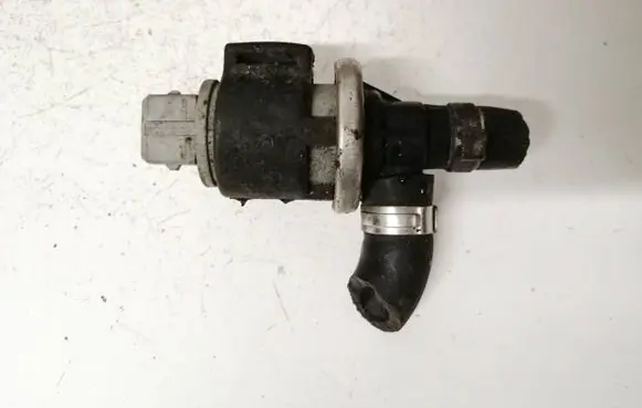 Audi A4 S4 B5 8D Valve vacuum 