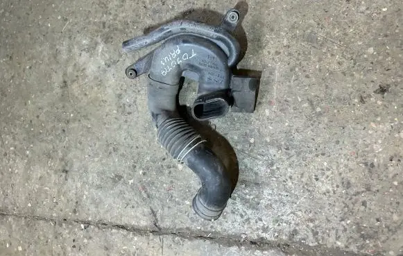 Toyota Prius (NHW20) Air intake duct part