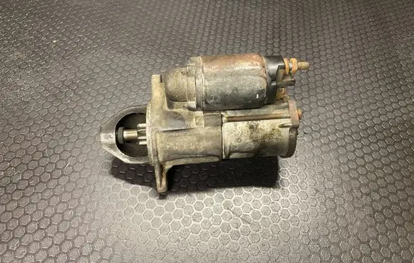 Opel Insignia A Starter motor 55576980