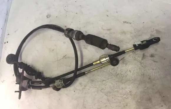 Nissan Primera Gear shift cable linkage