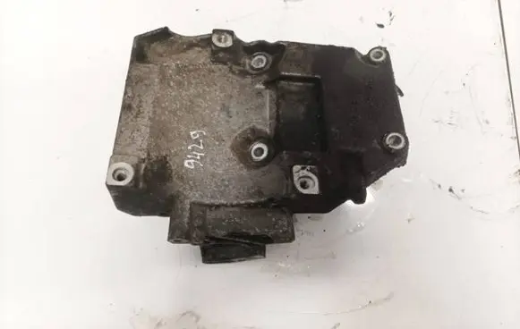 Audi A4 S4 B6 8E 8H Engine mounting bracket 038260885c