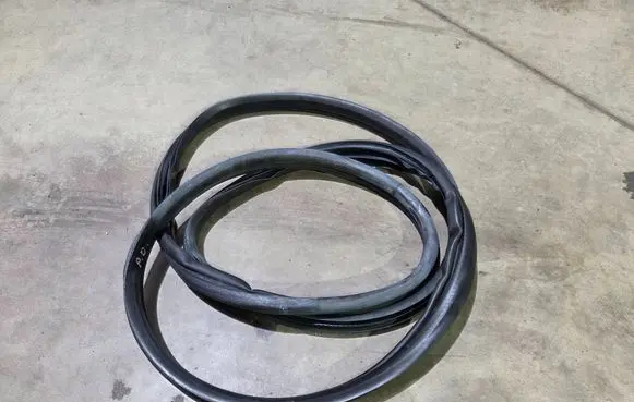 Fiat Doblo Front door rubber seal 