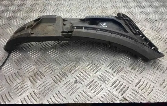Volvo XC90 Front bumper mounting bracket 30698128