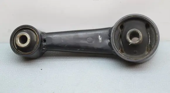 Engine mount bracket