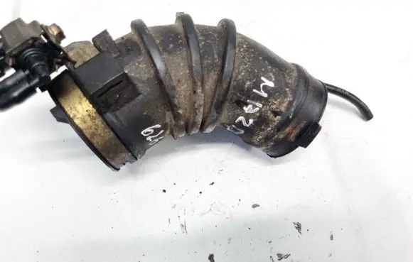 Mazda 626 Air intake hose/pipe
