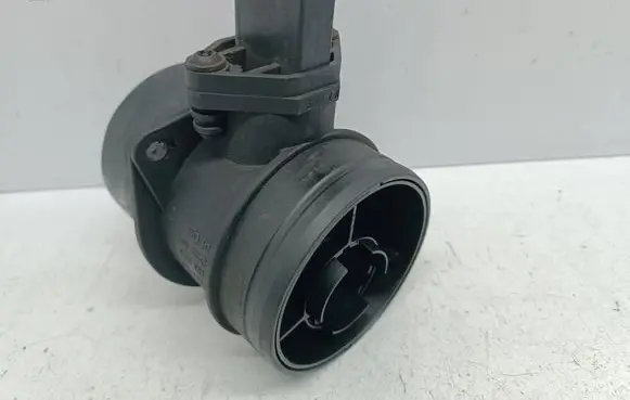 Volkswagen Touareg I Mass air flow meter 0281002461 074906461B
