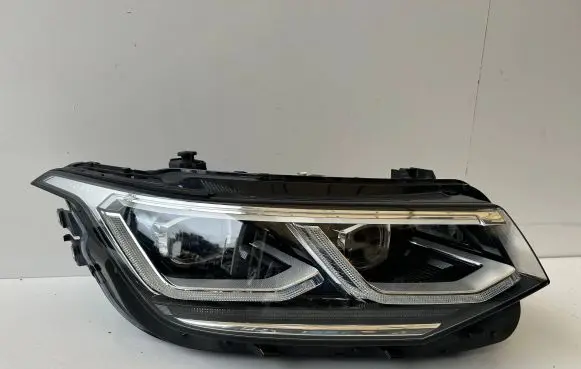 Volkswagen Tiguan Headlight/headlamp 5NB941082C