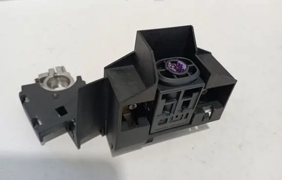 Audi A4 S4 B8 8K Battery relay fuse 4F0915519