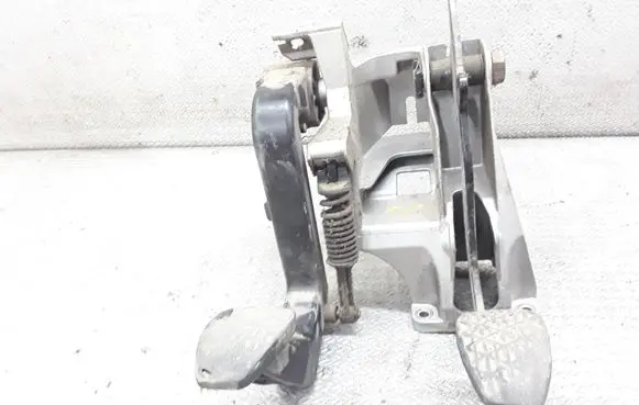 Mercedes-Benz Sprinter W901 W902 W903 W904 Pedal assembly 