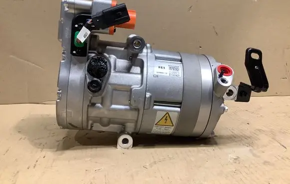 KIA Sportage Air conditioning (A/C) compressor (pump) CA600NX6AA08 202411204A 977E1CZ000