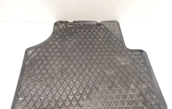 Volkswagen PASSAT B6 Rear floor mat 3C0061511