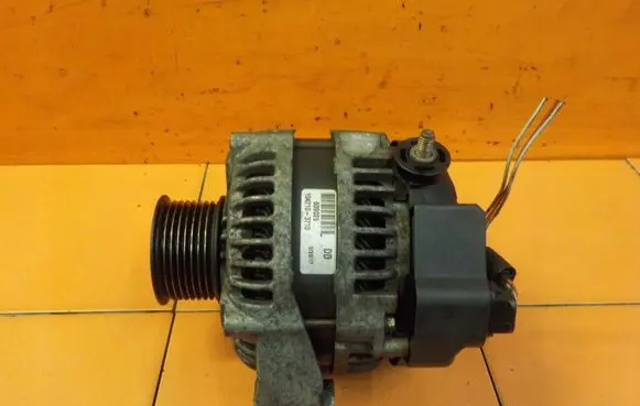 Land Rover Discovery 3 - LR3 Generator/alternator 1042103710 104210