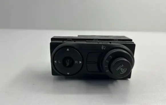 Chevrolet Captiva Wing mirror switch