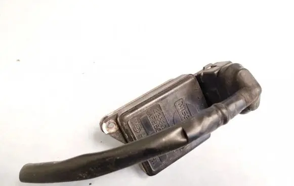 Nissan Primera Mass air flow meter 2268053j00 afh50-06