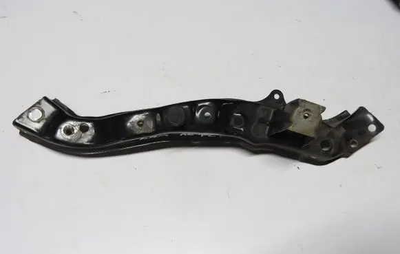 Toyota Auris 150 Headlight/headlamp mounting bracket