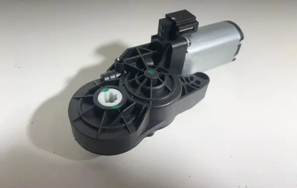 Tesla Model 3 Seat adjustment motor 1545422-00-B