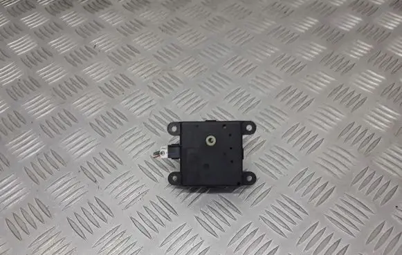Nissan Primera Central body control module 3C27030840