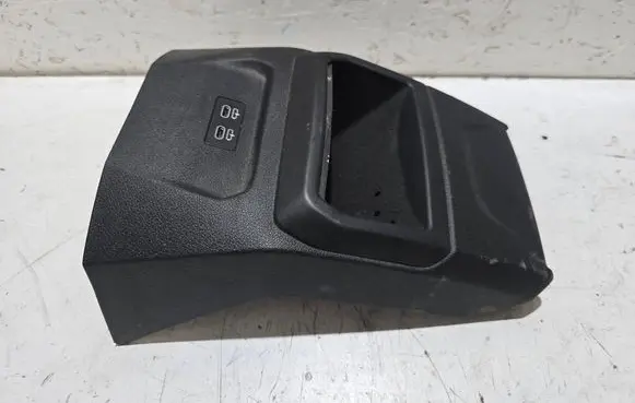 BMW 1 F40 USB socket connector 8711938 19163010