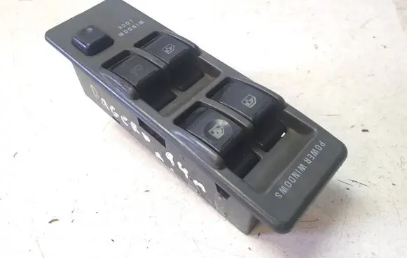 Mitsubishi Pajero Electric window control switch MB784050
