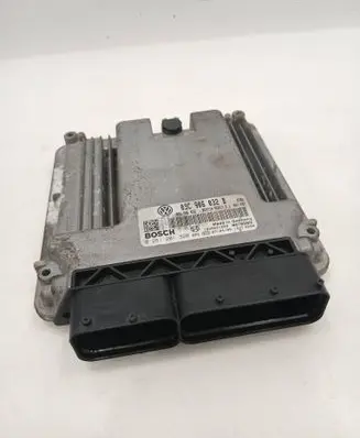 Volkswagen Golf V Engine control unit/module 03C906032B 0261201320 03C906032