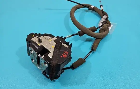Nissan Note (E12) Rear door lock IMPRK1466483