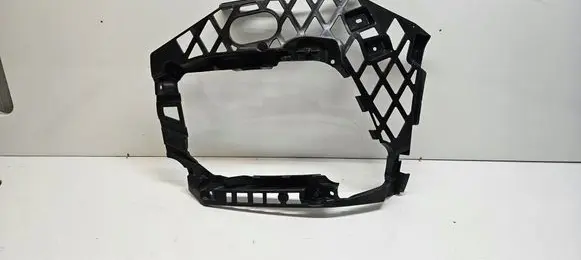 Volkswagen PASSAT B8 Front bumper mounting bracket