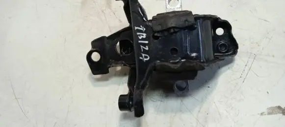 Seat Ibiza IV (6J,6P) Engine mount bracket 6Q0199555