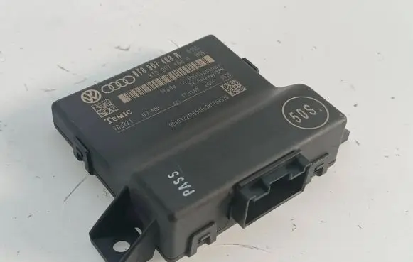 Audi A5 Sportback 8TA Gateway control module 8T0907468R