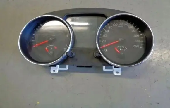 Nissan Qashqai+2 Speedometer (instrument cluster)