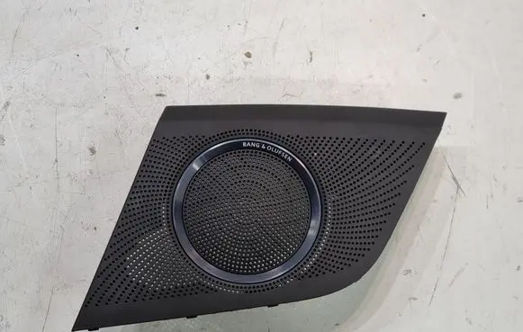 Side speaker trim/cover