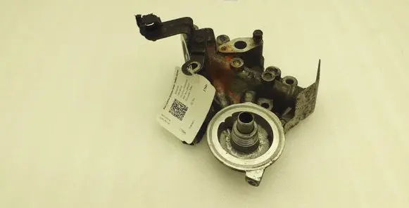Mitsubishi L200 Oil filter mounting bracket
