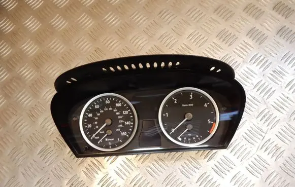 BMW 5 E60 E61 Speedometer (instrument cluster) 6983154 3850