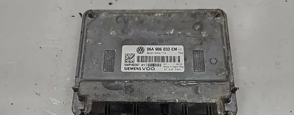 Volkswagen Golf VI Engine control unit/module 06A906033EM 5WP40267