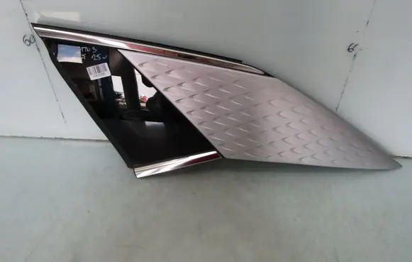 BYD Atto 3 Front triangle window/glass 