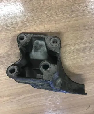 Land Rover Discovery Sport Engine mounting bracket ah226037