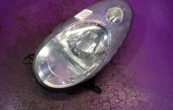 Nissan Micra Headlight/headlamp 