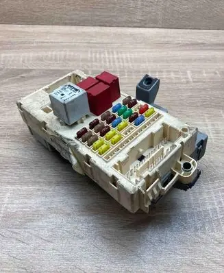 Fiat Bravo Fuse module 51761160 503440180103