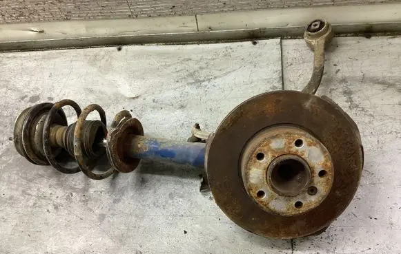 BMW 5 E39 Front wheel hub spindle knuckle