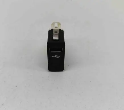 Mini Cooper Countryman R60 USB socket connector 6820397